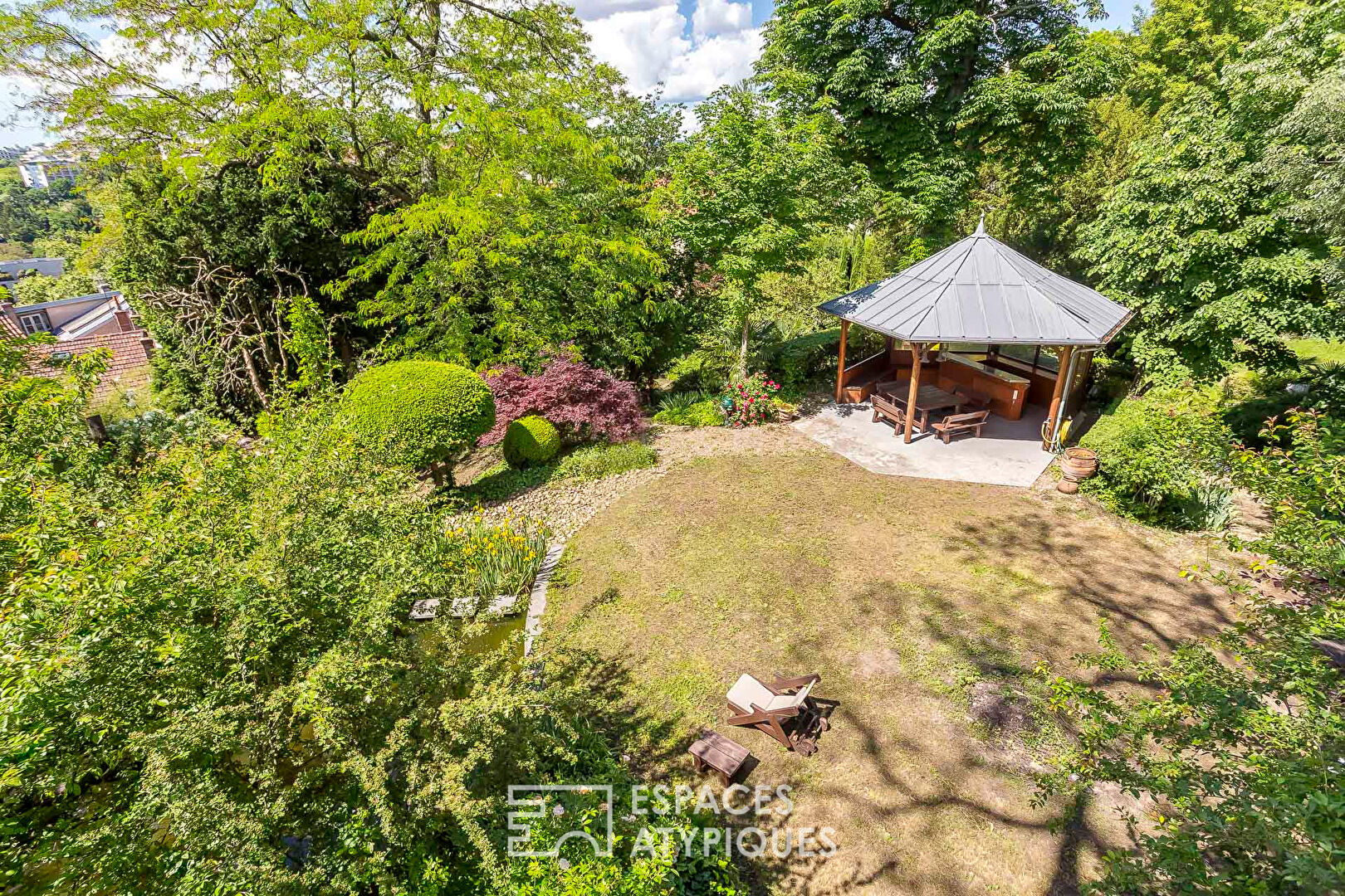 Photo Appartement bourgeois en plein coeur de saint just avec jardin privatif image 2/6