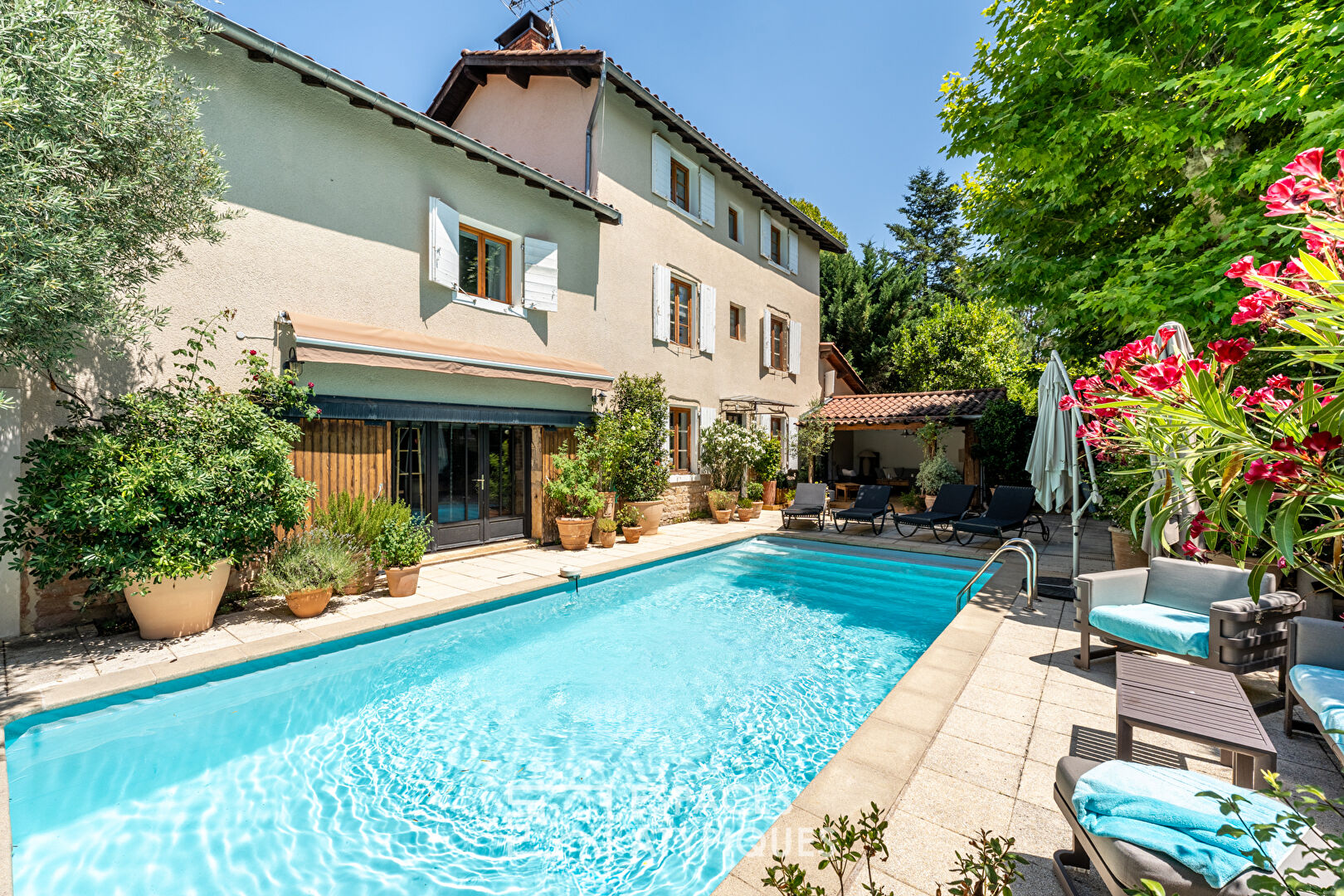 Agence immobilière de ESPACES ATYPIQUES LYON - ESPACES ATYPIQUES Villefranche