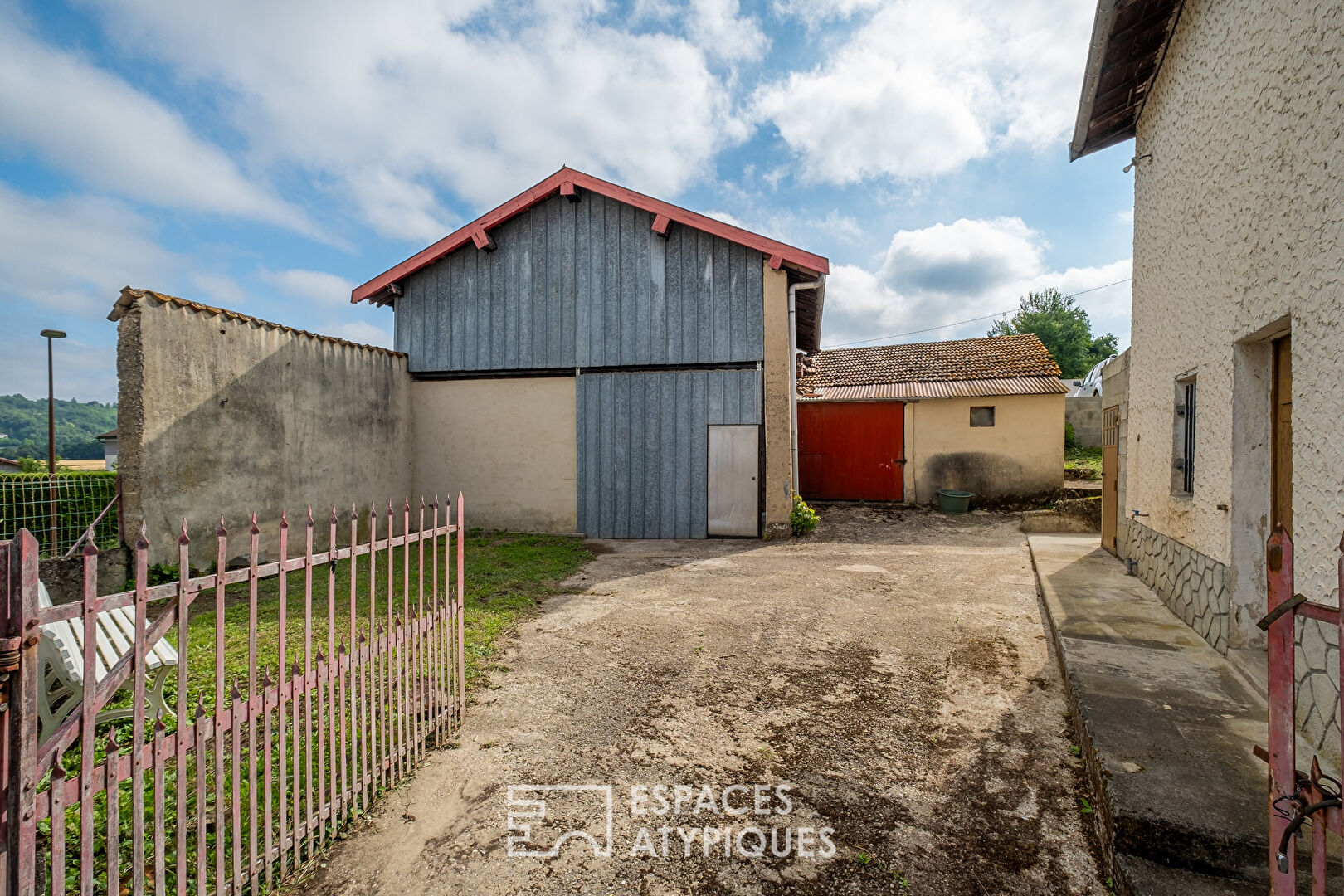 Maison ancienne en pisé avec Grange à réhabiliter