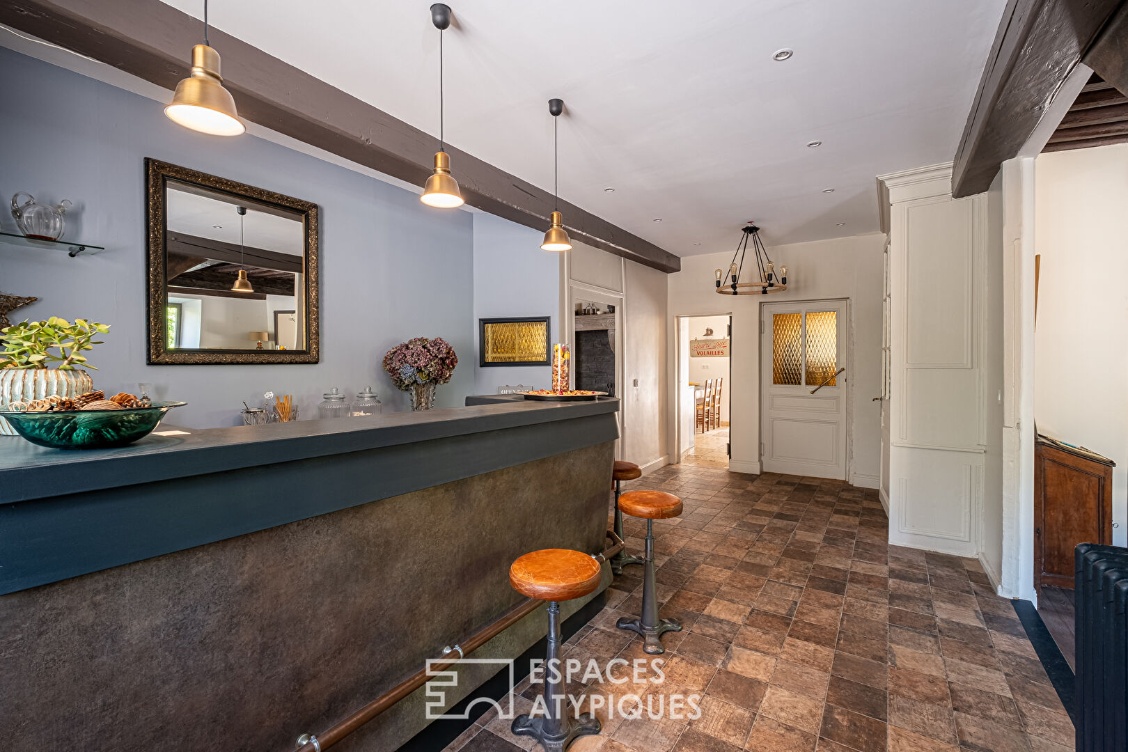 Photo Auberge de caractère fin XVIIIeme siècle entièrement rénovée avec jardin paysagé au coeur du village image 4/6