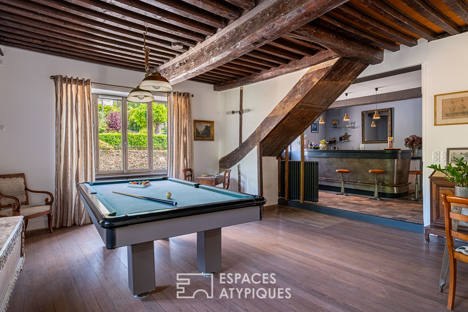 Photo Auberge de caractère fin XVIIIeme siècle entièrement rénovée avec jardin paysagé au coeur du village image 5/6