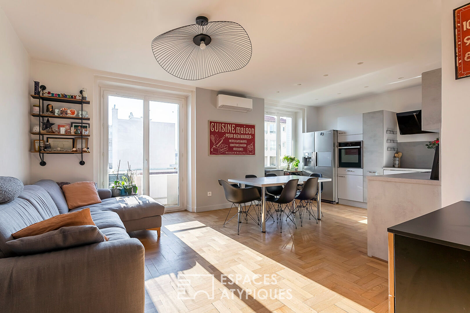 Rénovation moderne proche de la place Ambroise Courtois