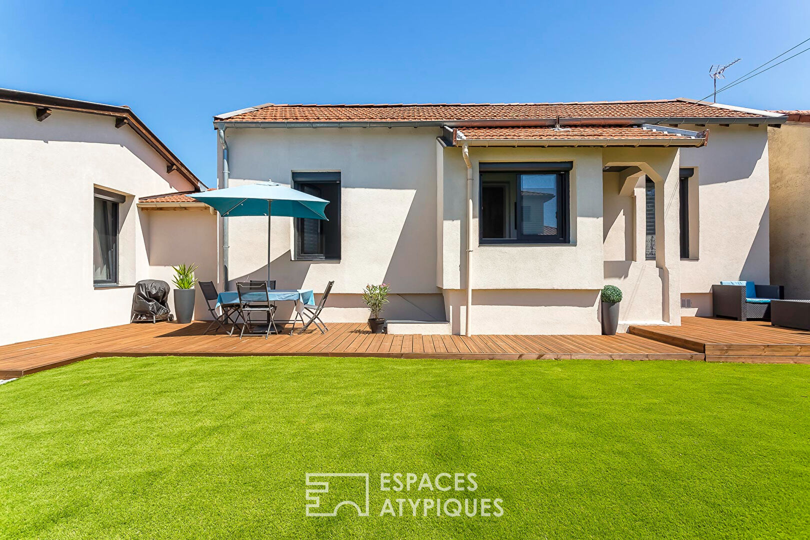 Photo Maison rénovée avec terrasses et jardin image 4/6