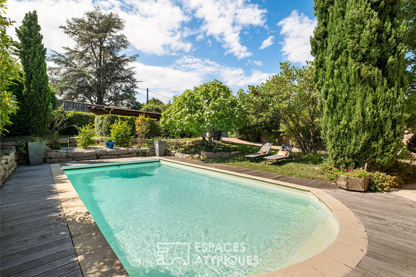 Photo Maison d'architecte avec piscine au calme dans secteur résidentiel image 3/6