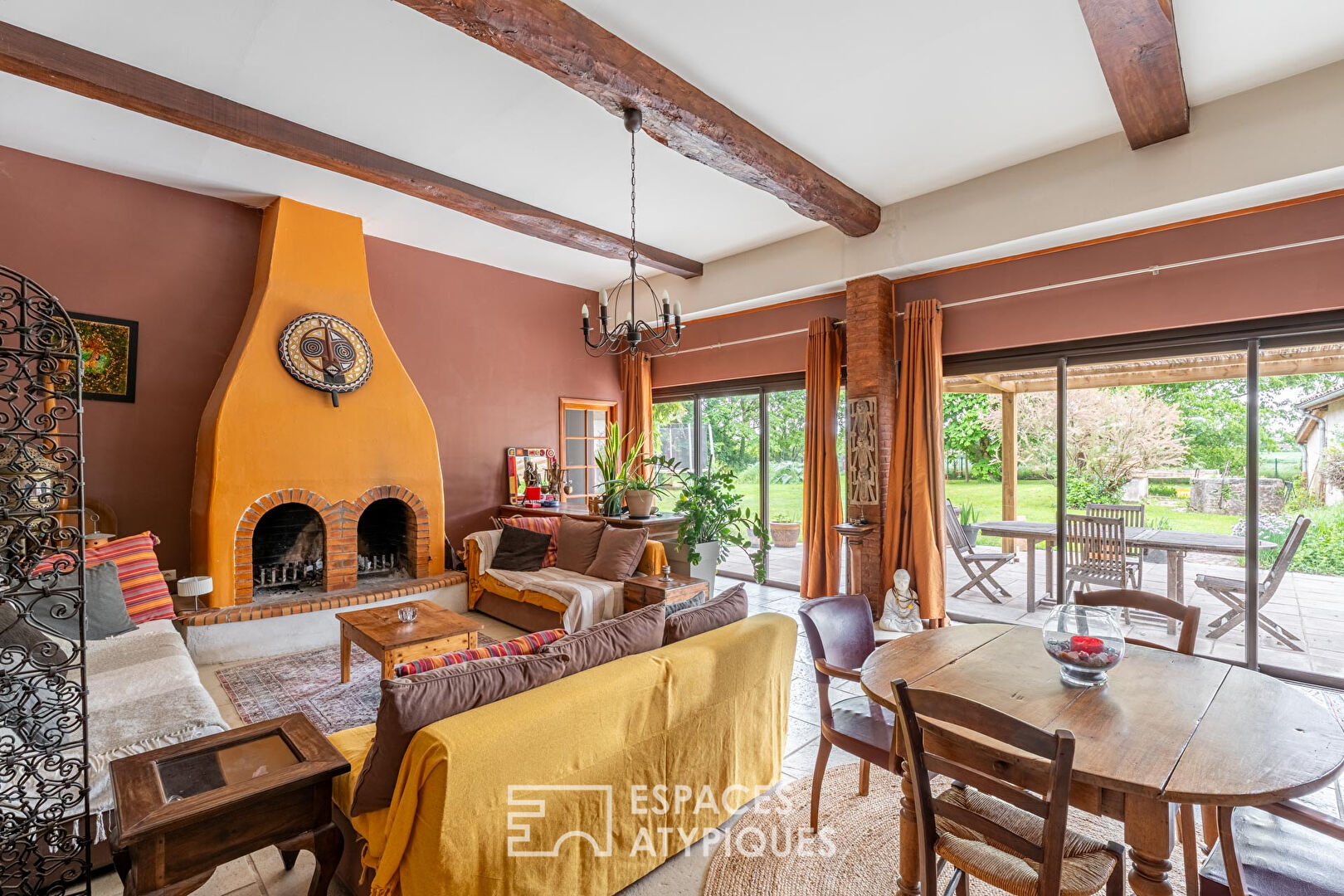 Photo Ancienne ferme rénovée avec charme et authenticité à la campagne image 5/6