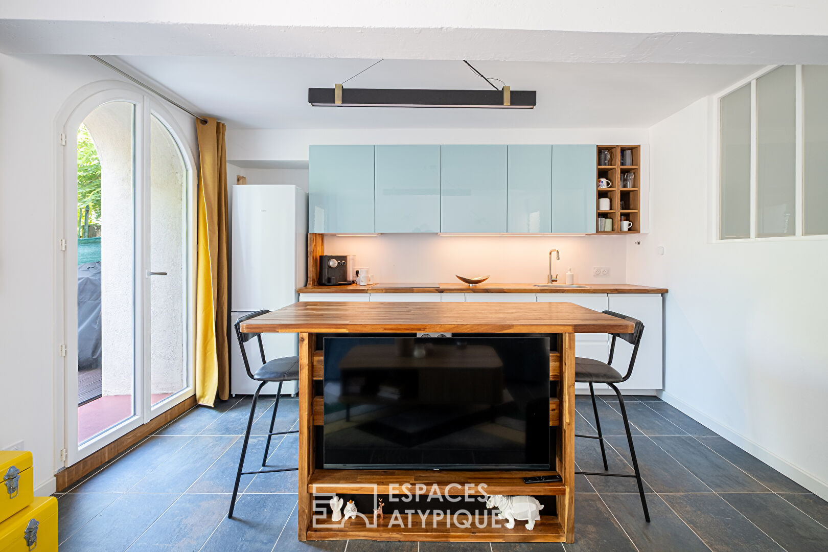 Photo Appartement cosy rénové avec extérieur et parking à deux pas d'OL Vallée image 2/6