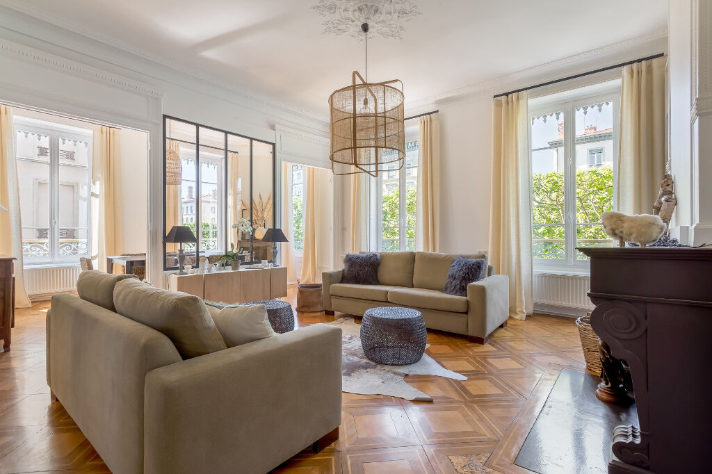 Appartement sublimé par architecte sur le cours Franklin Roosevelt