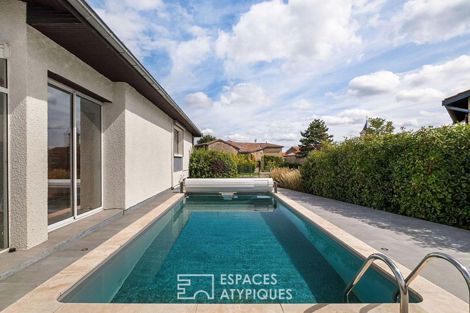 Photo Maison d'architecte familiale avec piscine image 3/6