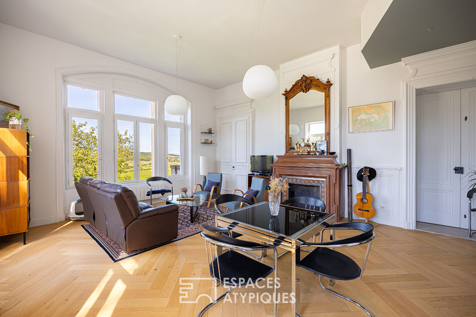 Photo Appartement rénové au coeur d'un château avec jardin et piscine image 4/6