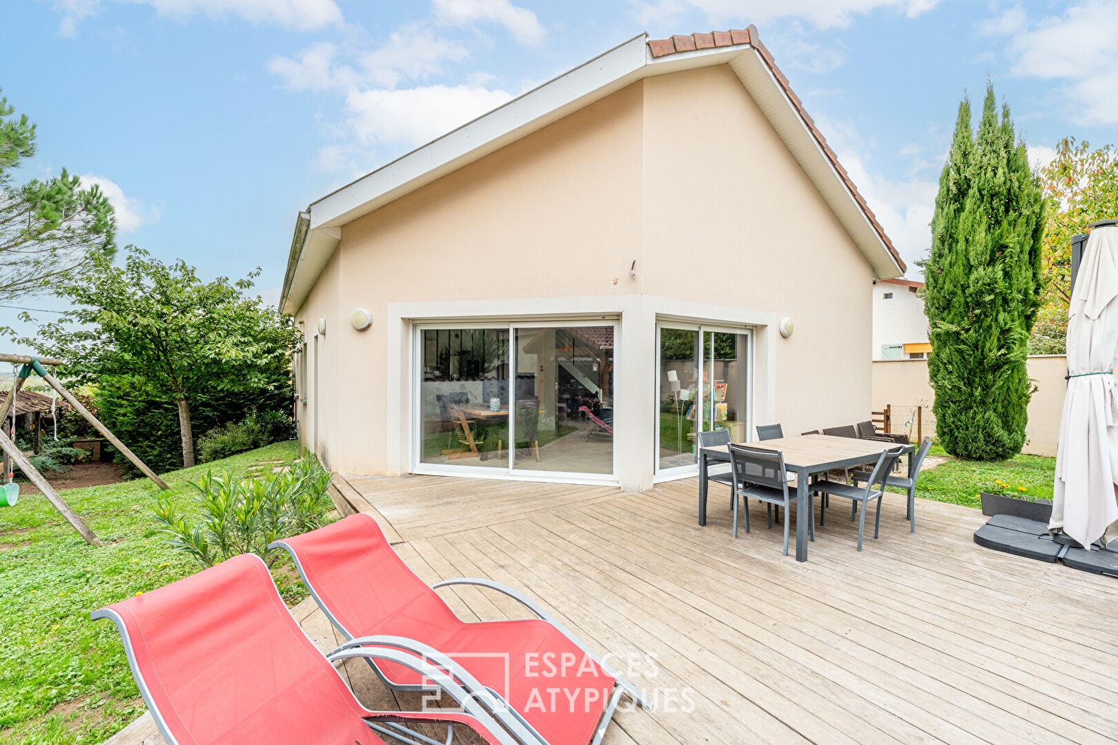 Photo Maison contemporaine avec jardin image 2/6