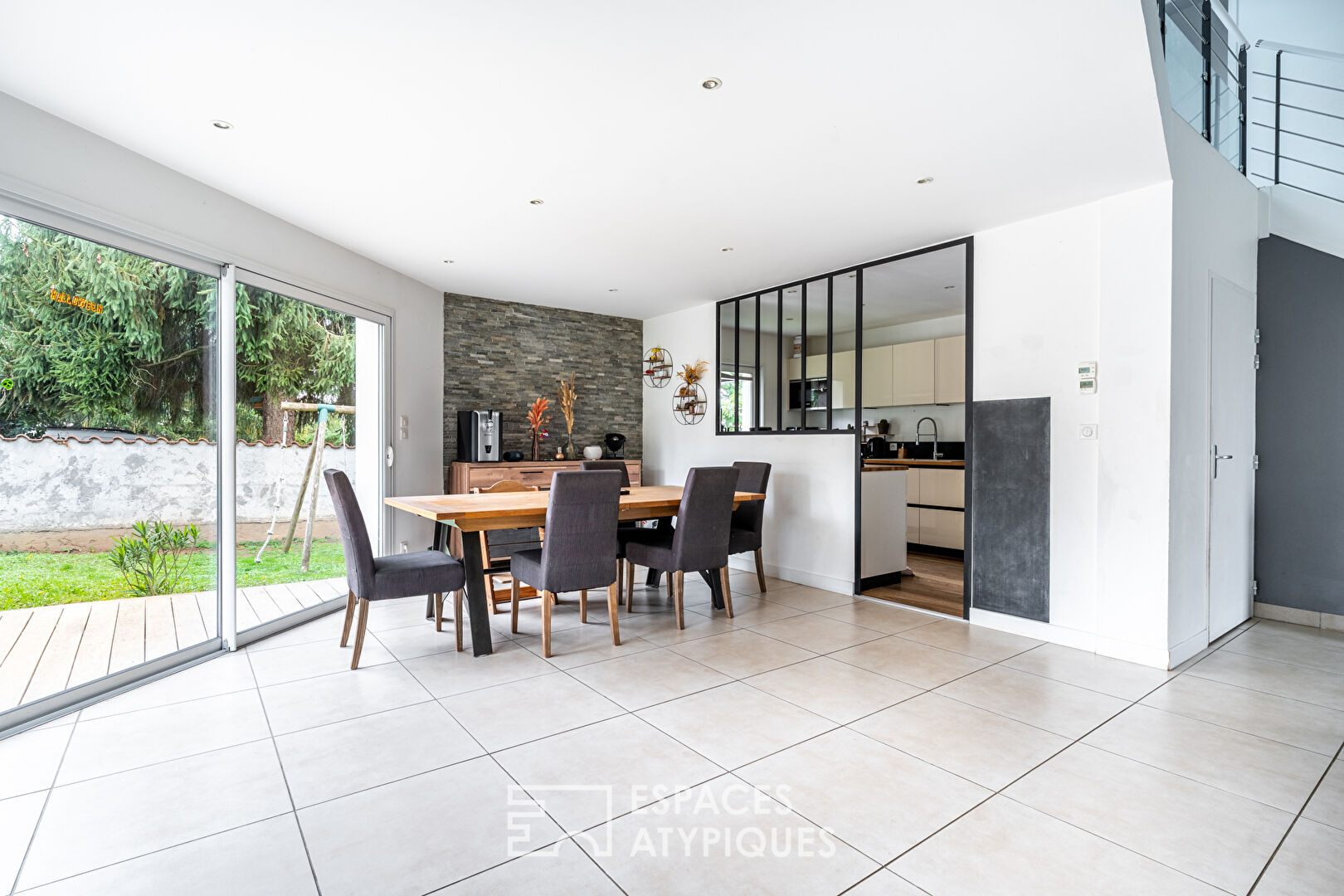 Photo Maison contemporaine avec jardin image 5/6