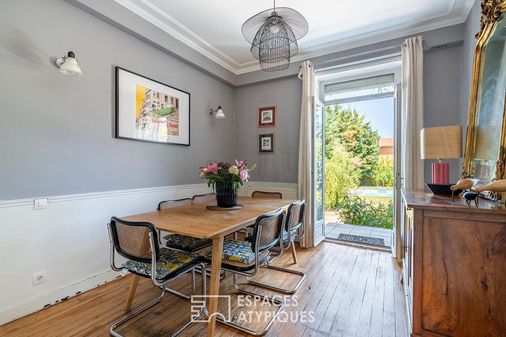 Photo Maison de charme avec jardin arboré et piscine image 3/6