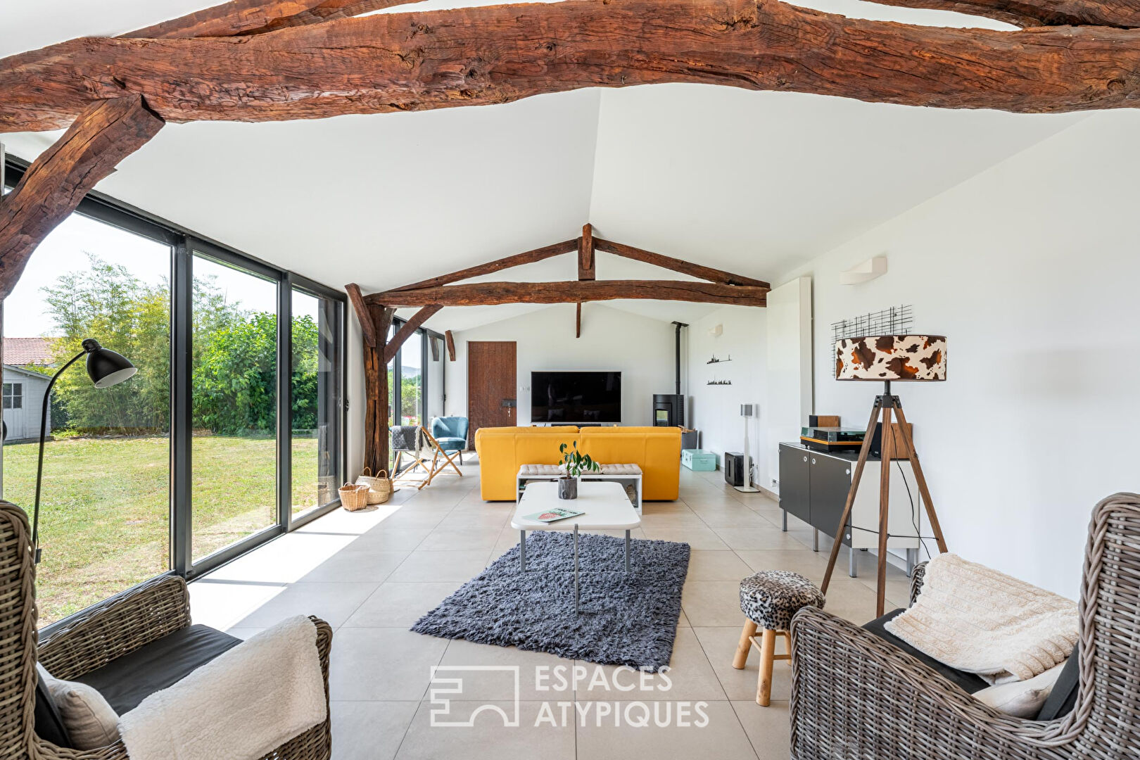 Agence immobilière de ESPACES ATYPIQUES LYON - ESPACES ATYPIQUES Villefranche
