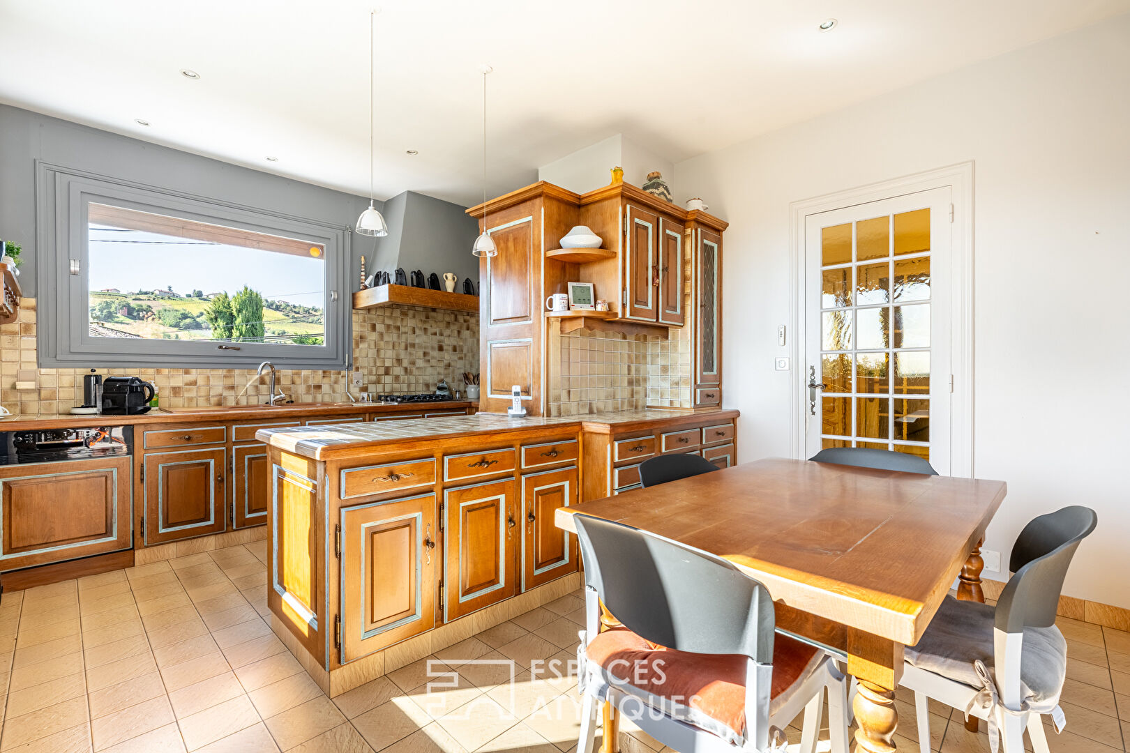 Photo Maison avec jardin arboré et vue, au coeur du Beaujolais image 5/6