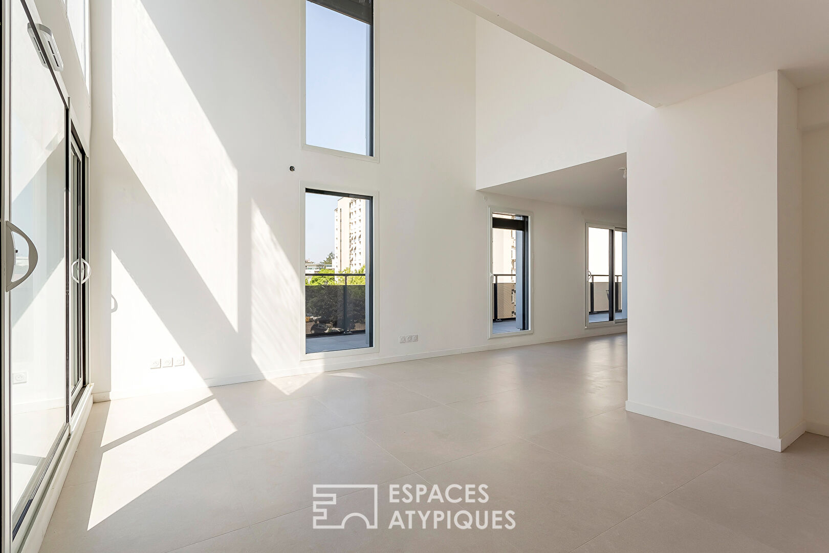 Photo Duplex contemporain en dernier étage avec terrasse image 5/6