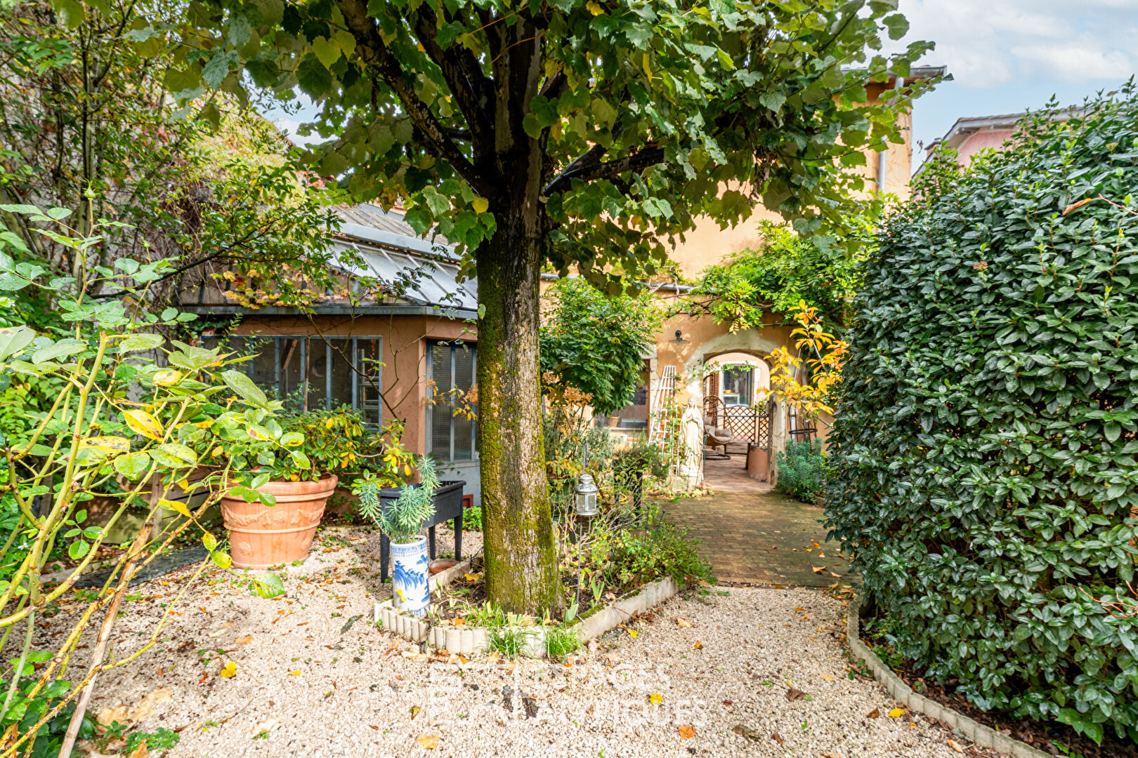 Agence immobilière de ESPACES ATYPIQUES LYON - ESPACES ATYPIQUES Villefranche