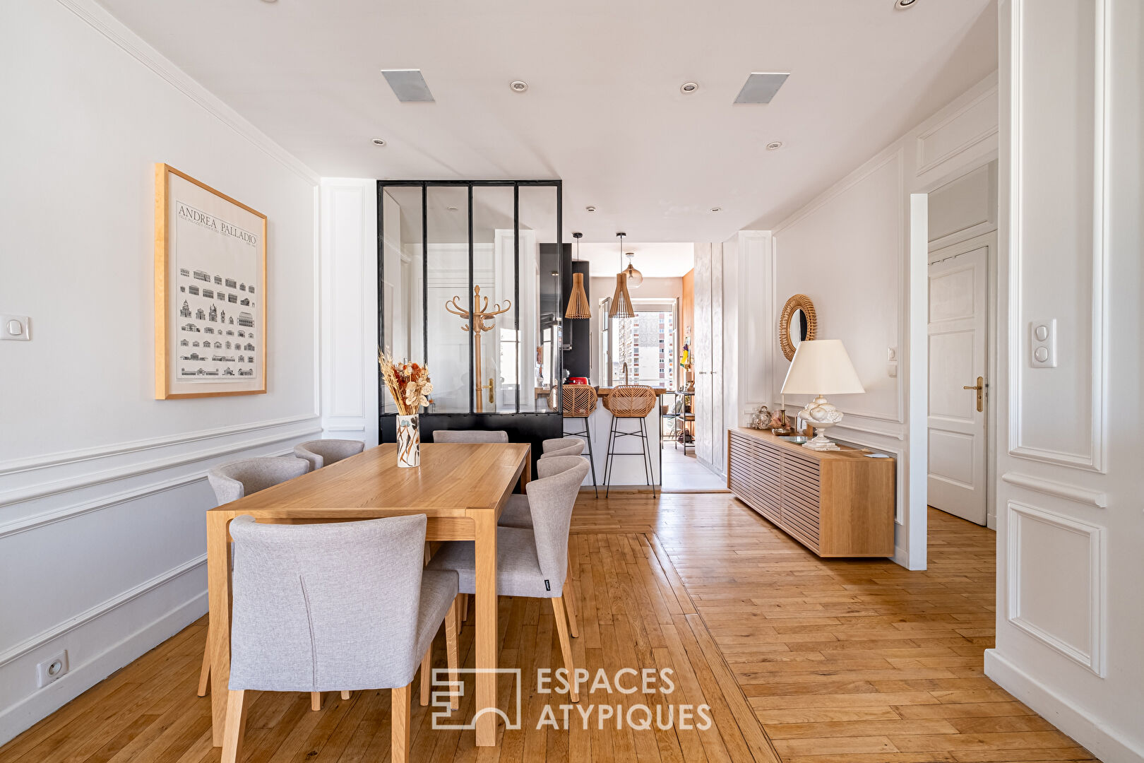 Photo Appartement rénové par architecte en dernier étage avec balcon et vue dégagée image 5/6