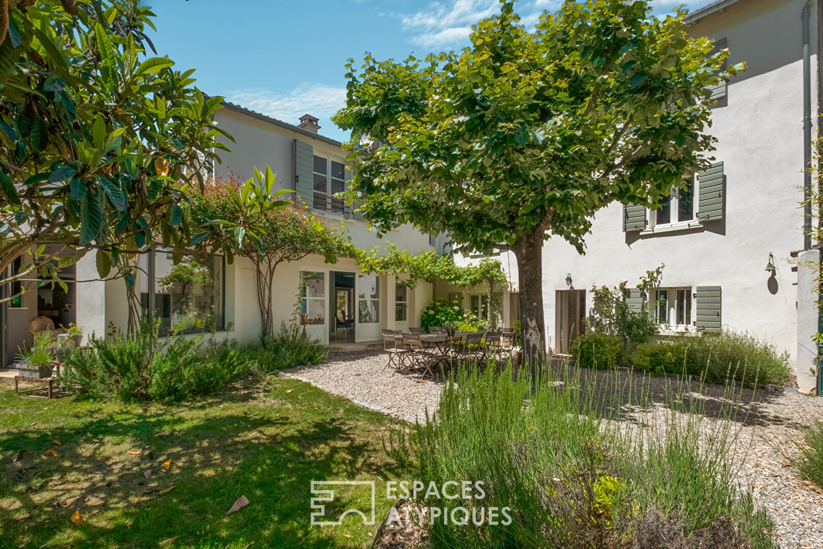 Bâtisse de 1800 rénovée en plein coeur de Tassin le Bourg