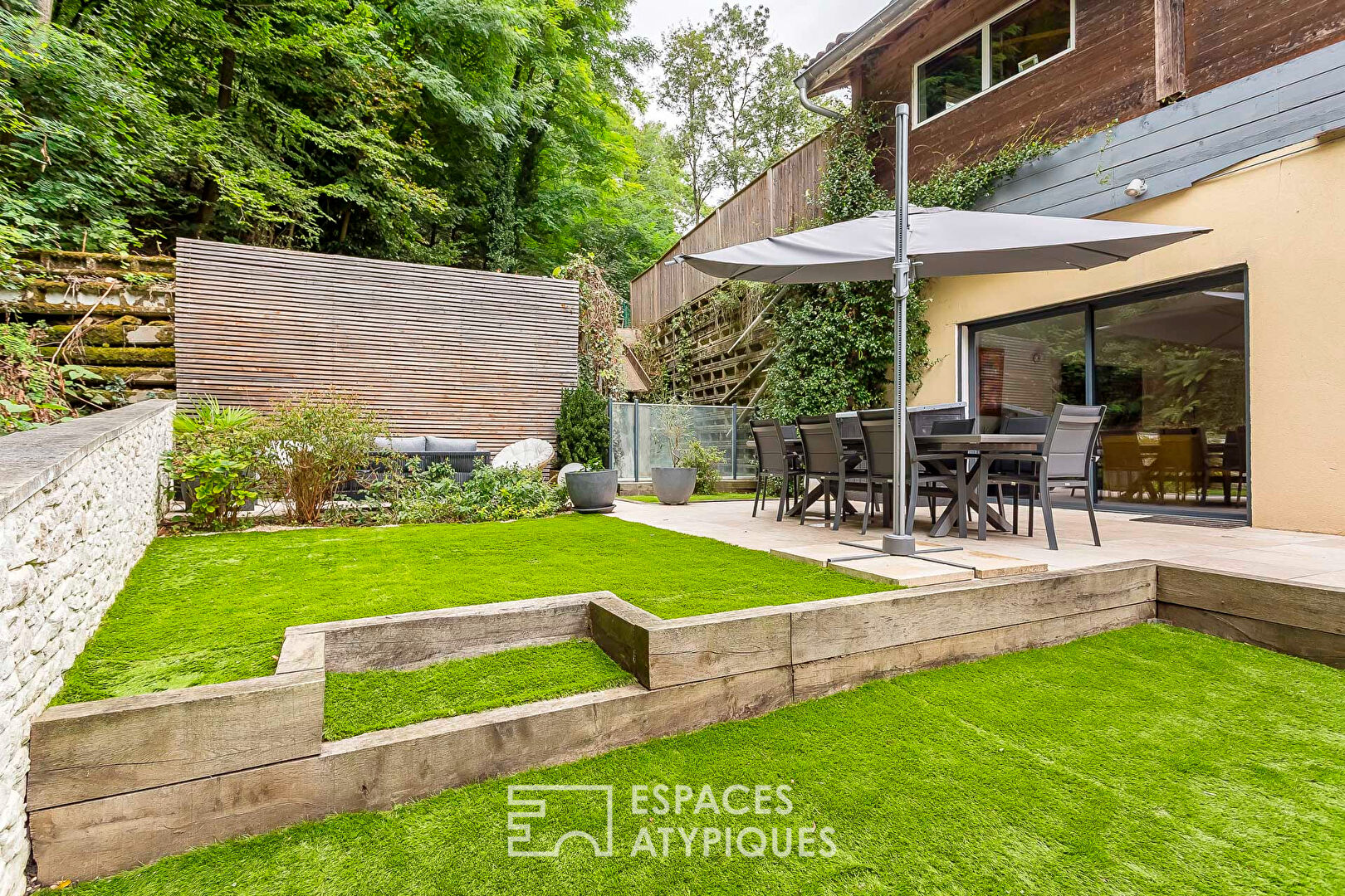 Appartement rénové dans un ancien moulin avec terrasse