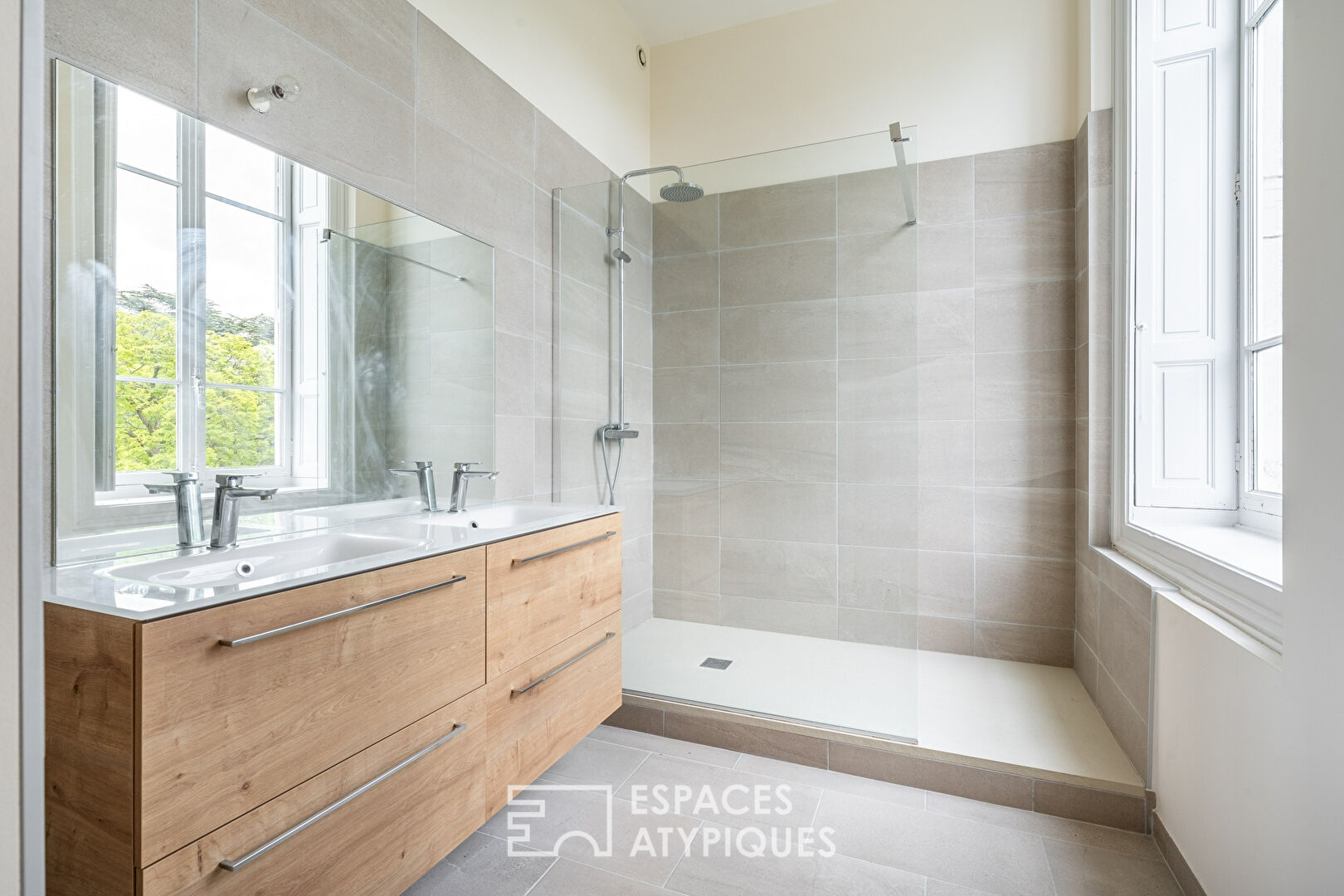 Photo Appartement de prestige avec vue dégagée dans un château du Beaujolais image 5/6