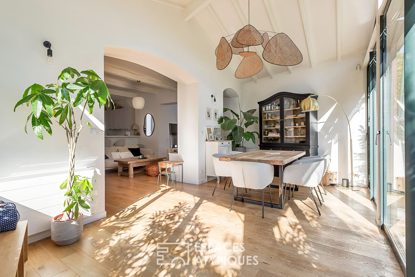 Photo Ancien corps de ferme rénové avec piscine et jardin image 6/6