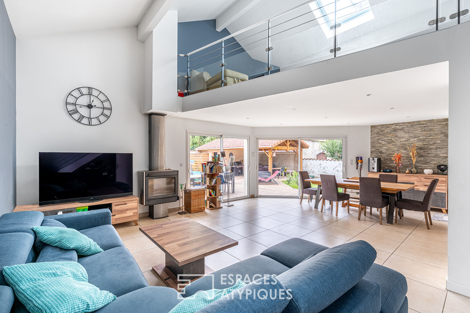 Maison contemporaine avec jardin