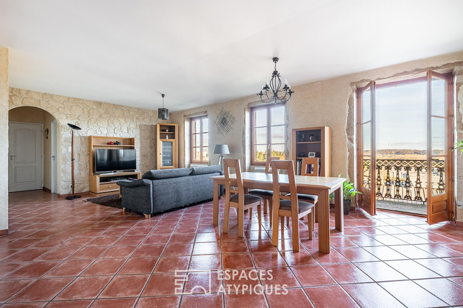 Photo Appartement au dernier étage dans une bâtisse en pierres image 3/6