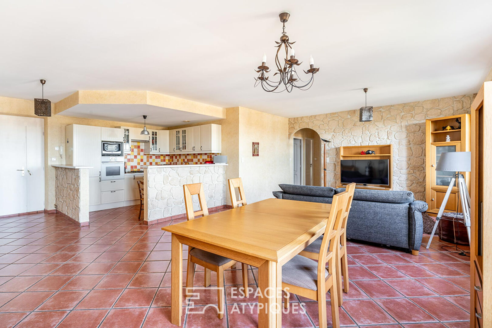 Photo Appartement au dernier étage dans une bâtisse en pierres image 4/6