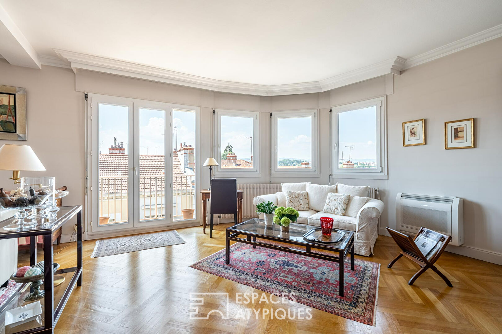 Appartement au dernier étage avec garage et stationnement