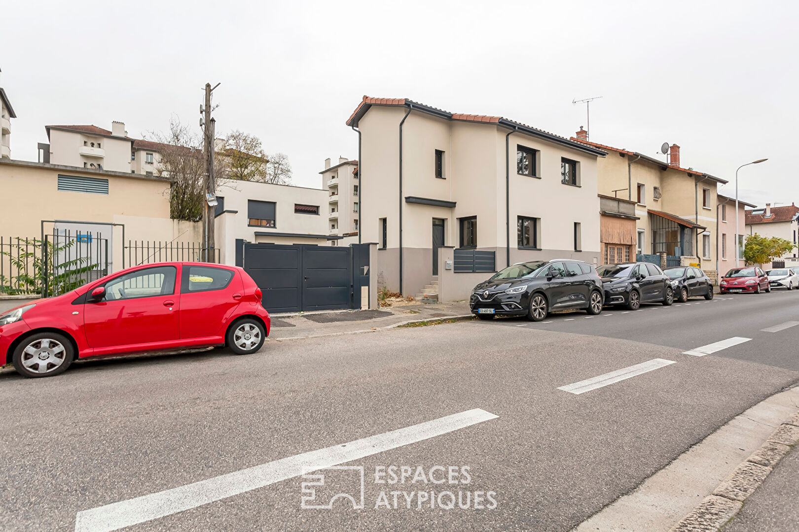 Maison contemporaine avec jardin, coeur montchat