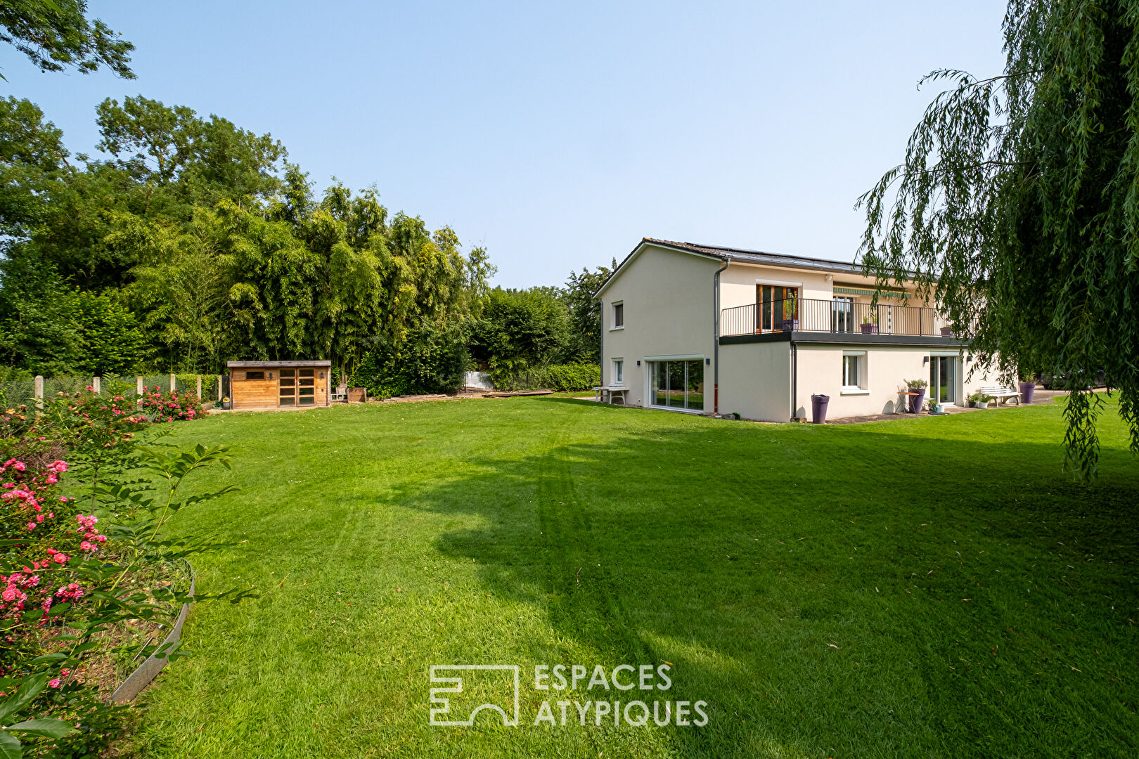 Photo Maison familiale avec jardin au calme image 1/6