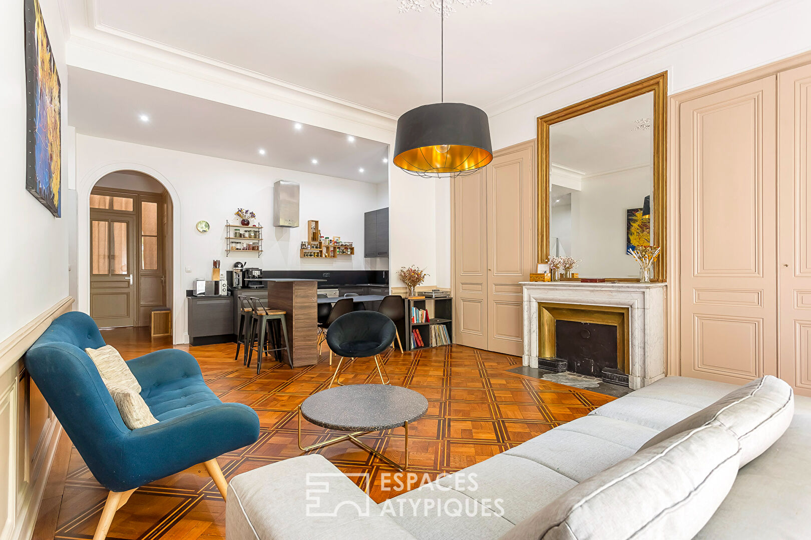 Ancien rénové Métro Saxe-Gambetta