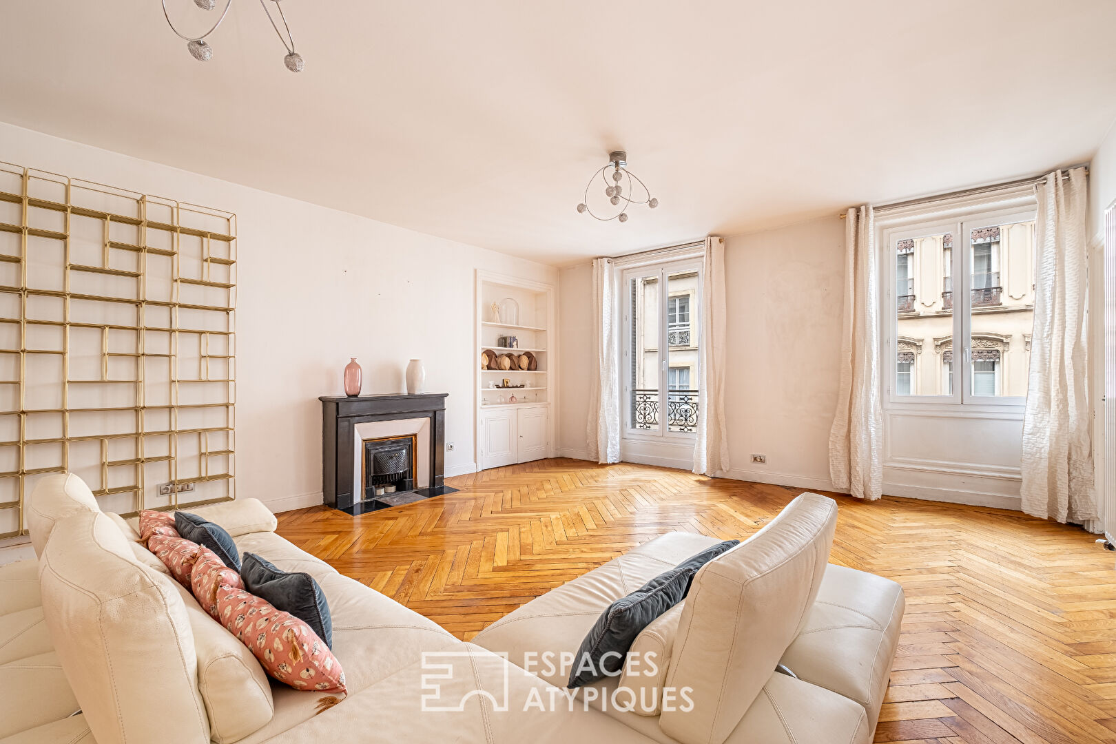 Appartement de caractère en étage élevé avec ascenseur quartier Grôlée