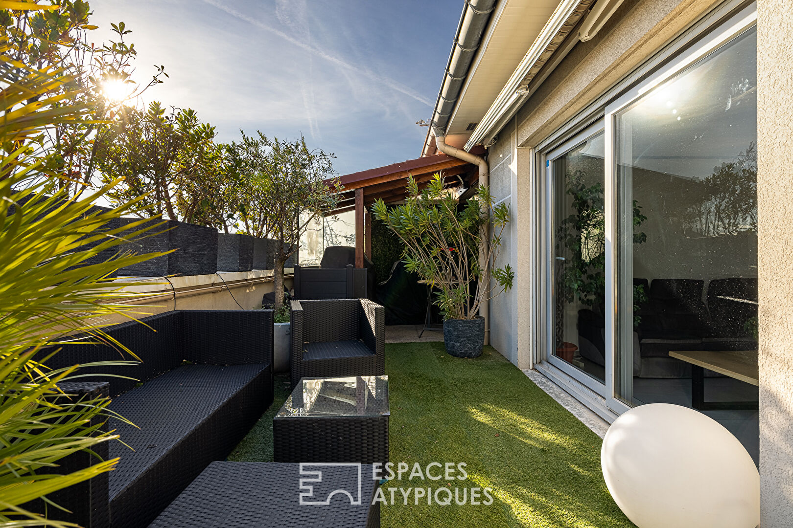 Photo Penthouse lumineux avec deux terrasses paysagées et vue panoramique image 3/6