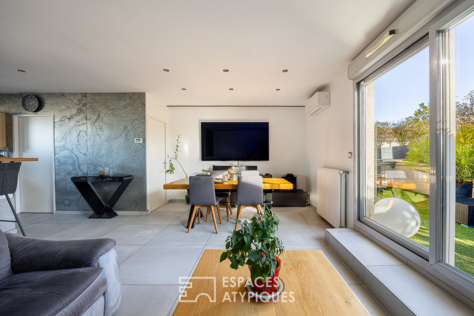 Photo Penthouse lumineux avec deux terrasses paysagées et vue panoramique image 4/6