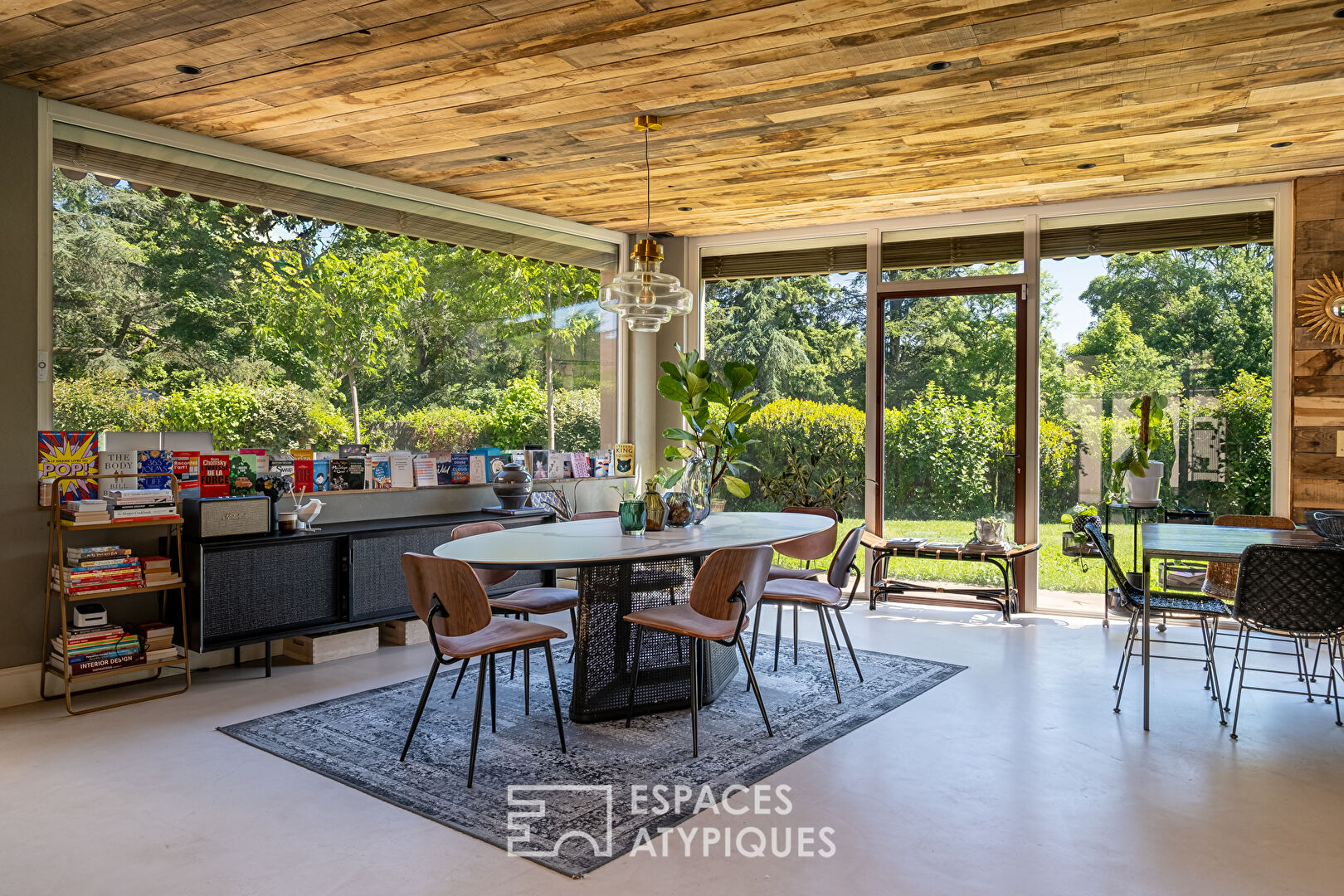 Photo Ancienne dépendance avec extension contemporaine image 3/6