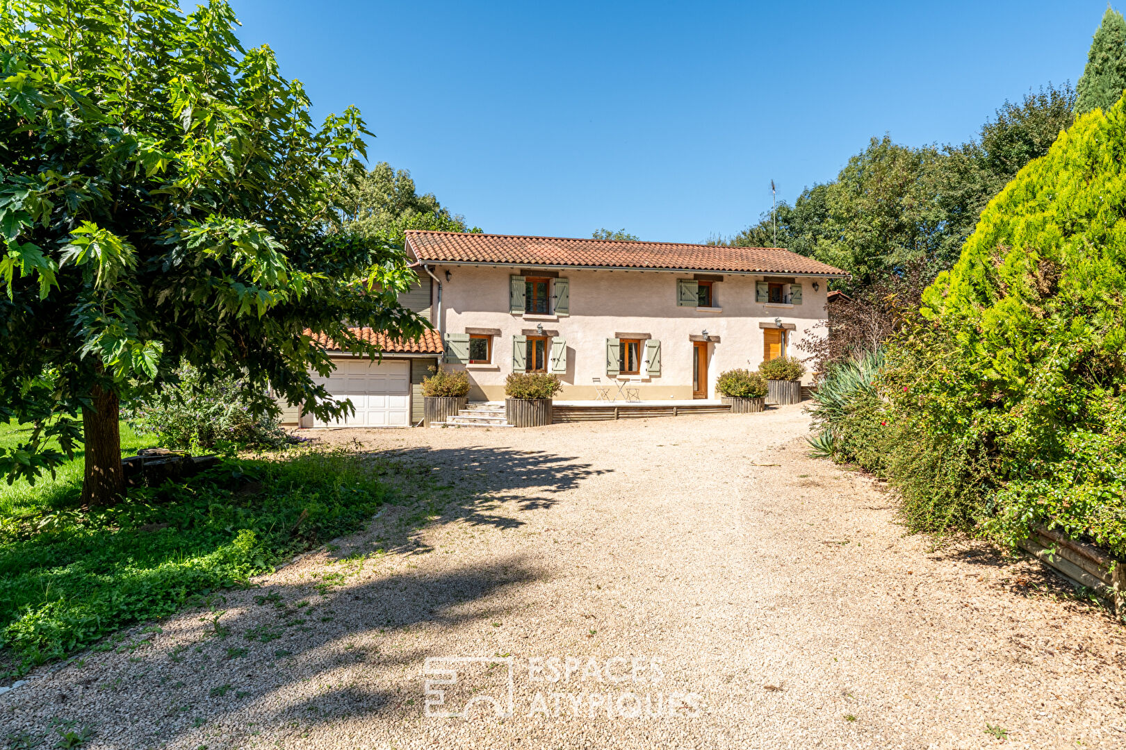 Agence immobilière de ESPACES ATYPIQUES LYON - ESPACES ATYPIQUES Villefranche