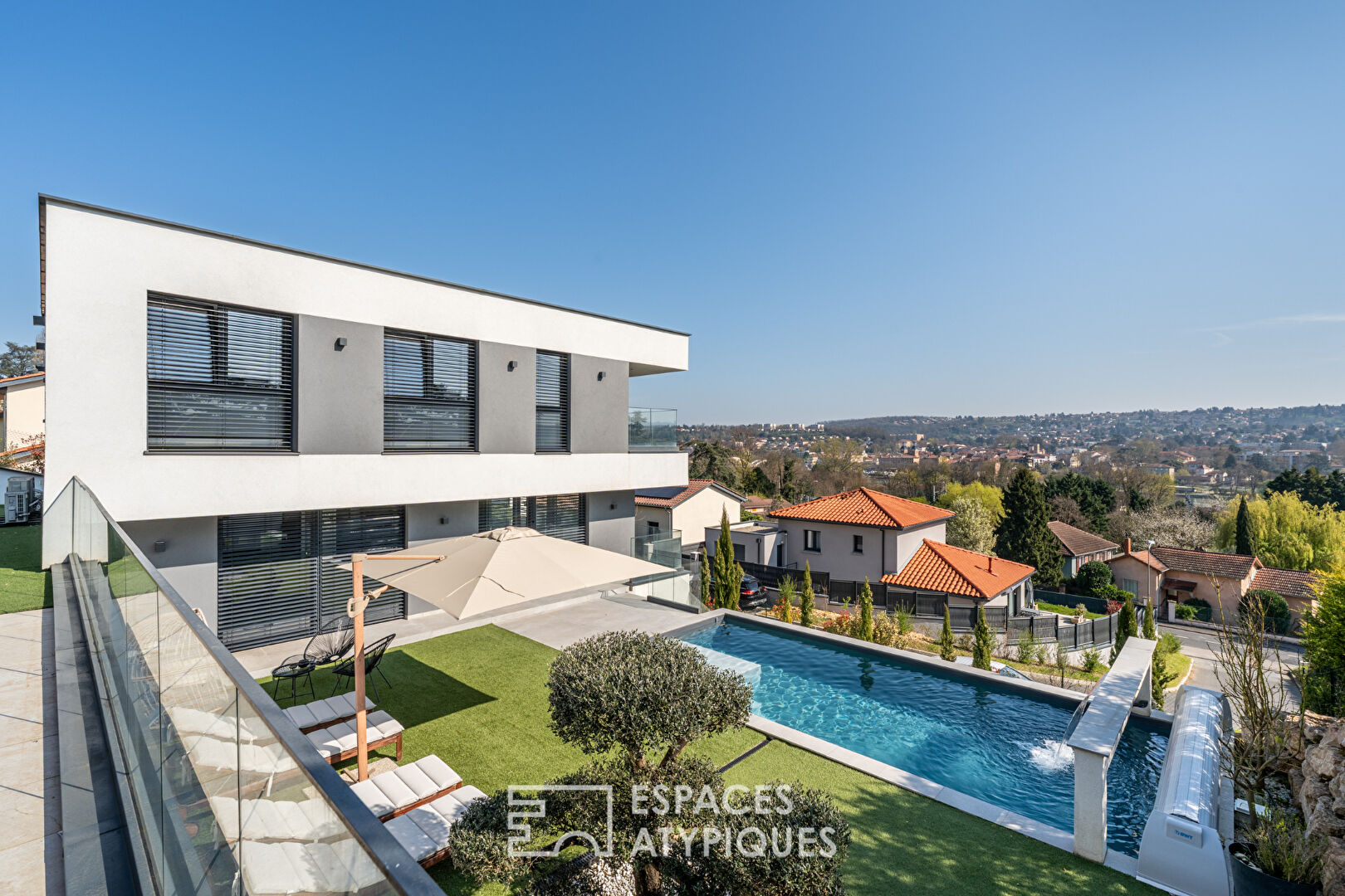 Agence immobilière de ESPACES ATYPIQUES LYON - ESPACES ATYPIQUES Villefranche