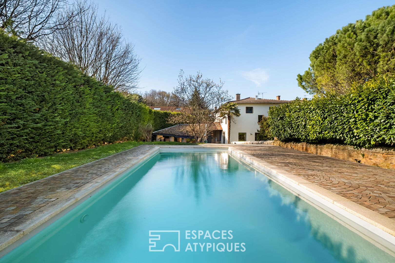 Agence immobilière de ESPACES ATYPIQUES LYON - ESPACES ATYPIQUES Villefranche