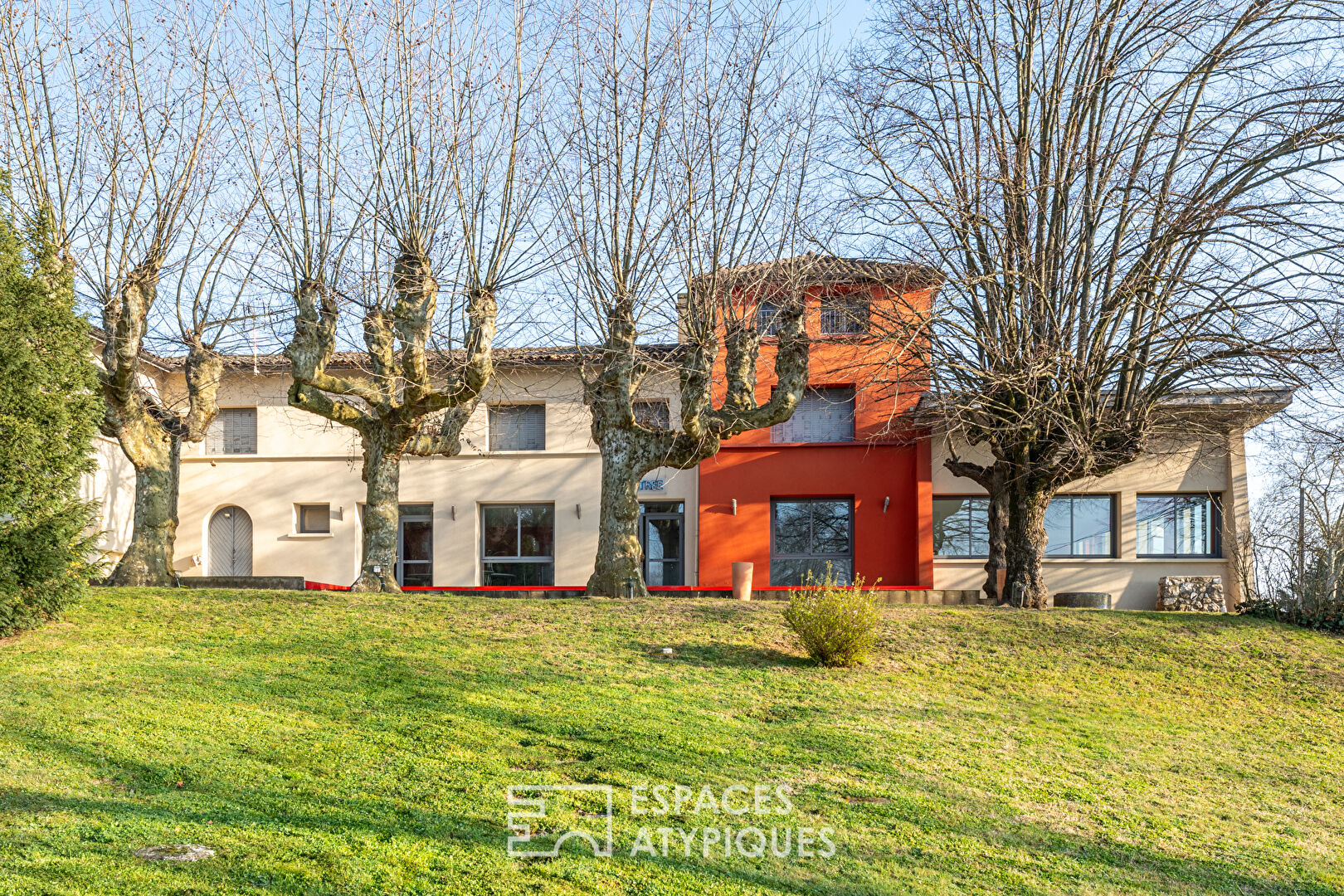 Agence immobilière de ESPACES ATYPIQUES LYON - ESPACES ATYPIQUES Villefranche