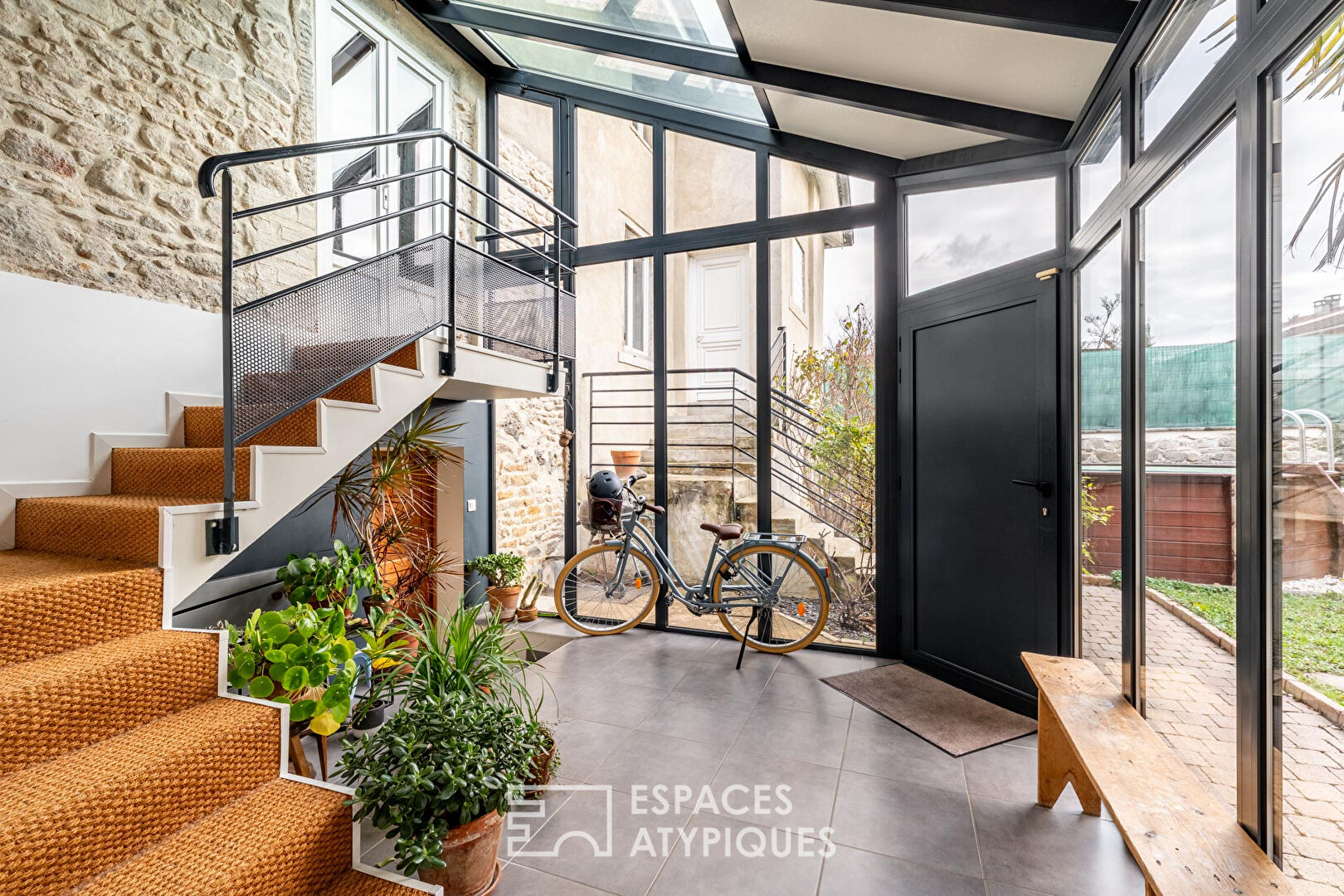 Agence immobilière de ESPACES ATYPIQUES LYON - ESPACES ATYPIQUES Villefranche