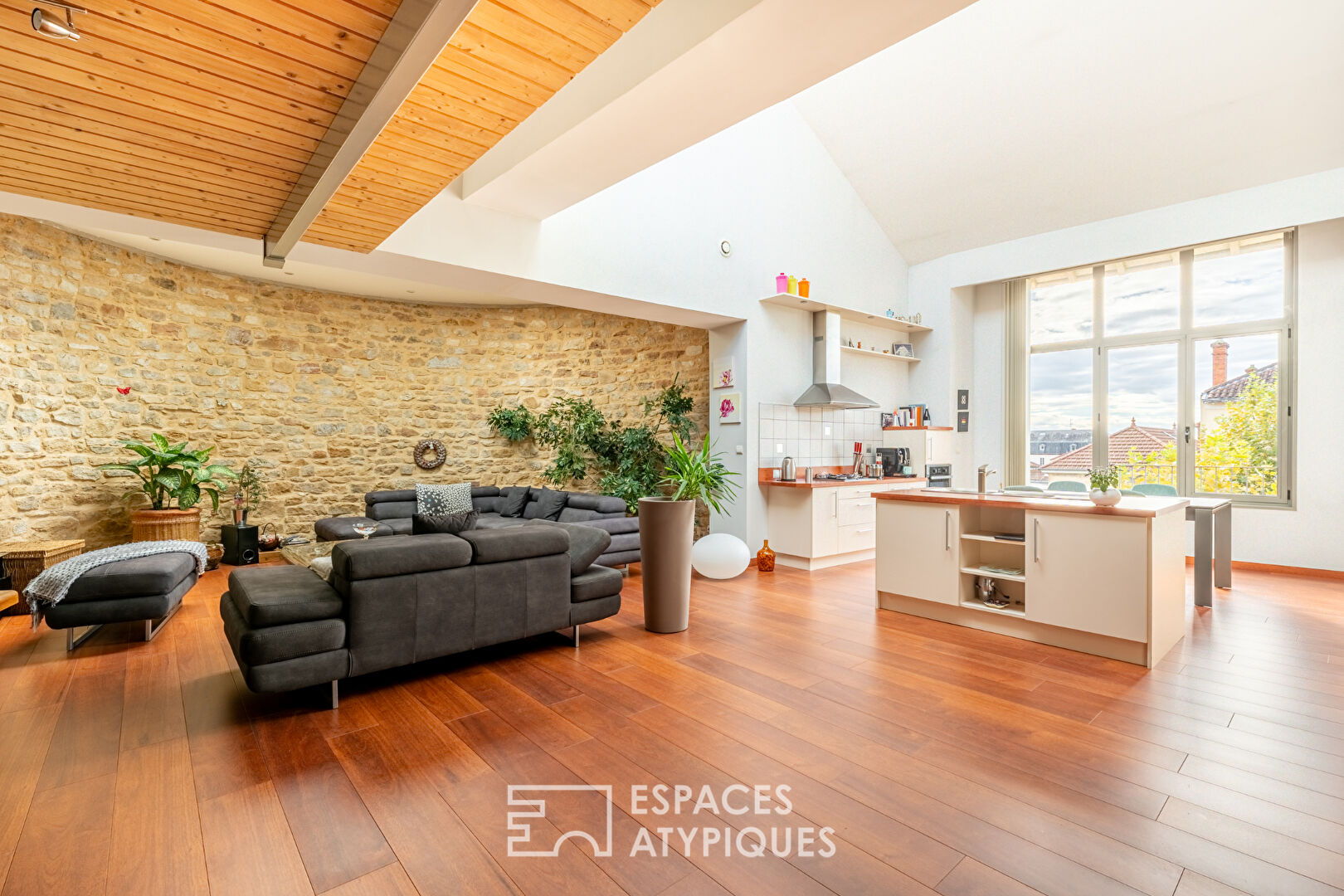 Agence immobilière de ESPACES ATYPIQUES LYON - ESPACES ATYPIQUES Villefranche