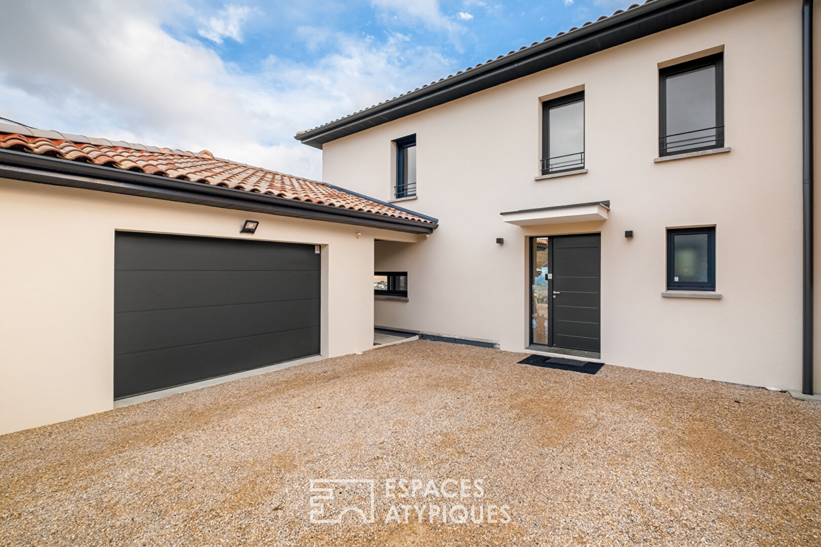 Agence immobilière de ESPACES ATYPIQUES LYON - ESPACES ATYPIQUES Villefranche