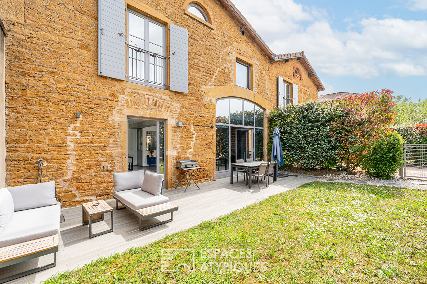 Agence immobilière de ESPACES ATYPIQUES LYON - ESPACES ATYPIQUES Villefranche