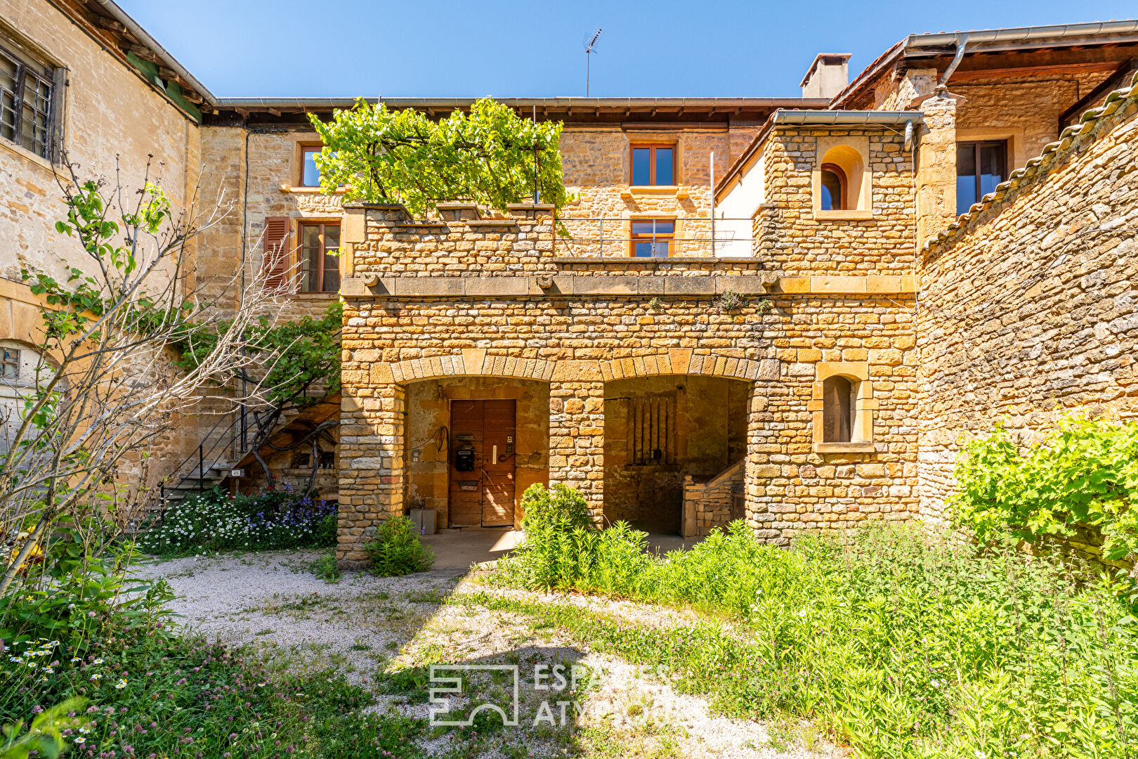 Agence immobilière de ESPACES ATYPIQUES LYON - ESPACES ATYPIQUES Villefranche