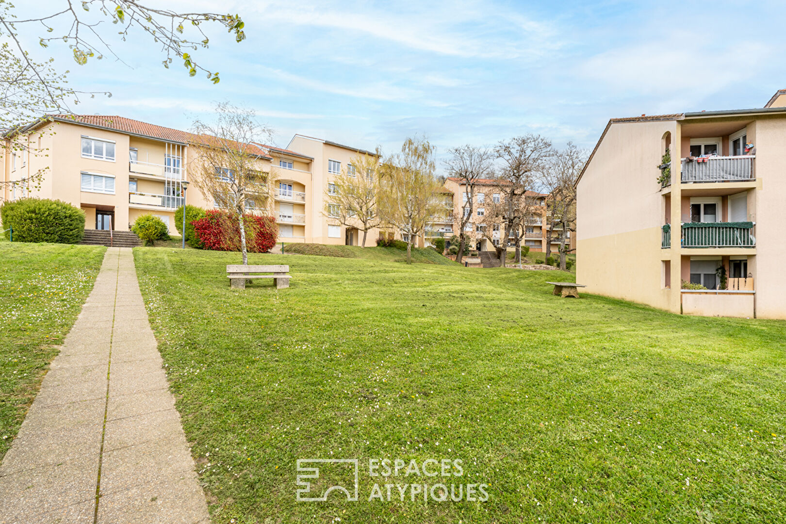 Agence immobilière de ESPACES ATYPIQUES LYON - ESPACES ATYPIQUES Villefranche