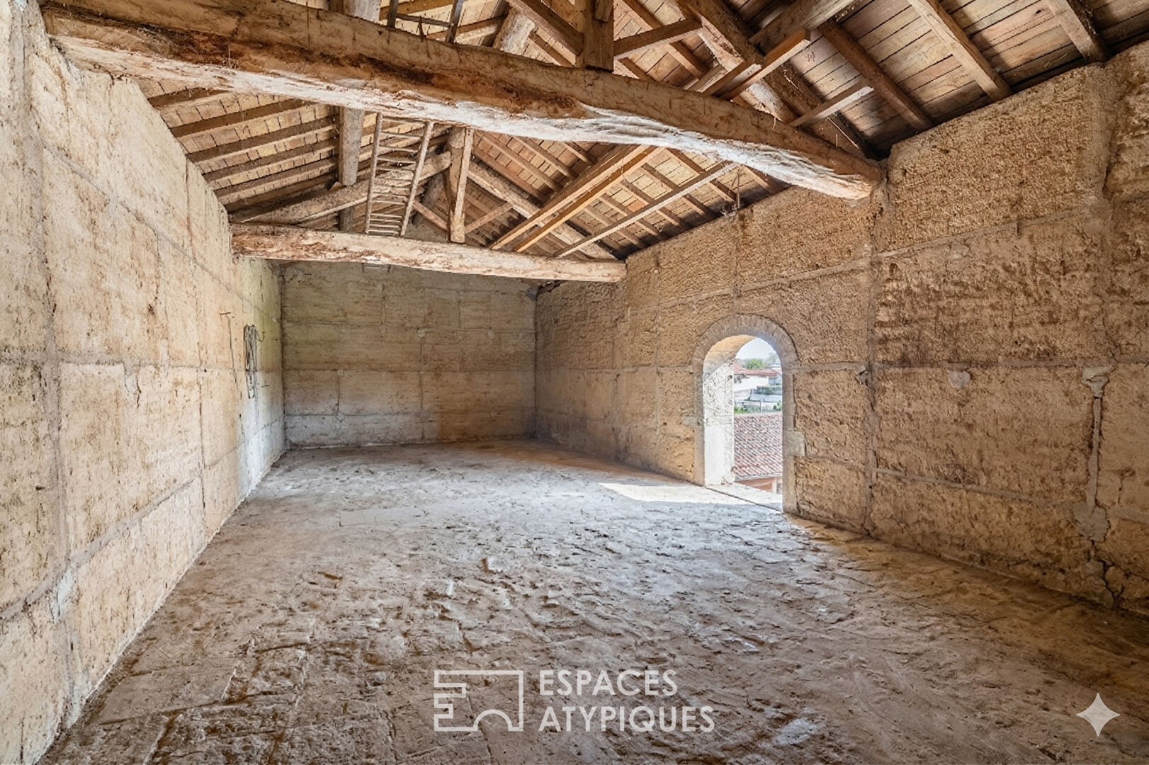 Agence immobilière de ESPACES ATYPIQUES LYON - ESPACES ATYPIQUES Villefranche