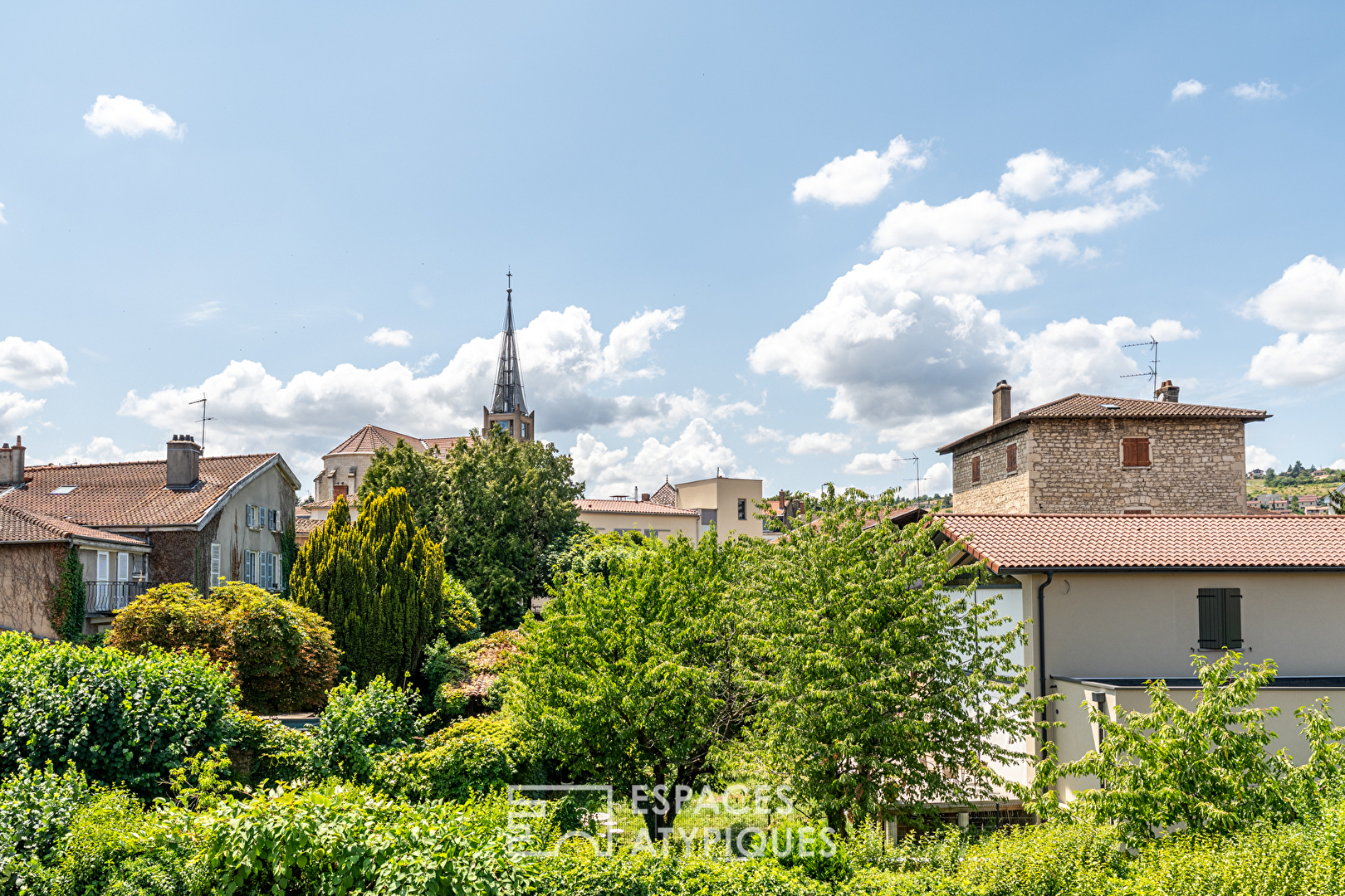 Agence immobilière de ESPACES ATYPIQUES LYON - ESPACES ATYPIQUES Villefranche