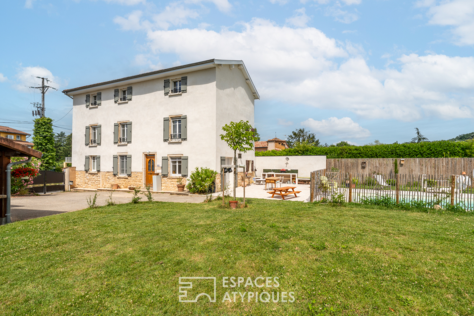 Agence immobilière de ESPACES ATYPIQUES LYON - ESPACES ATYPIQUES Villefranche