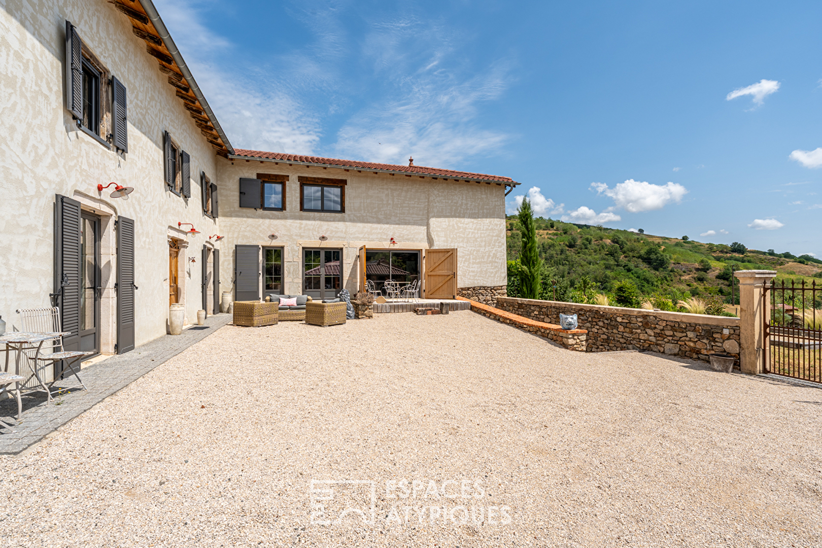 Agence immobilière de ESPACES ATYPIQUES LYON - ESPACES ATYPIQUES Villefranche